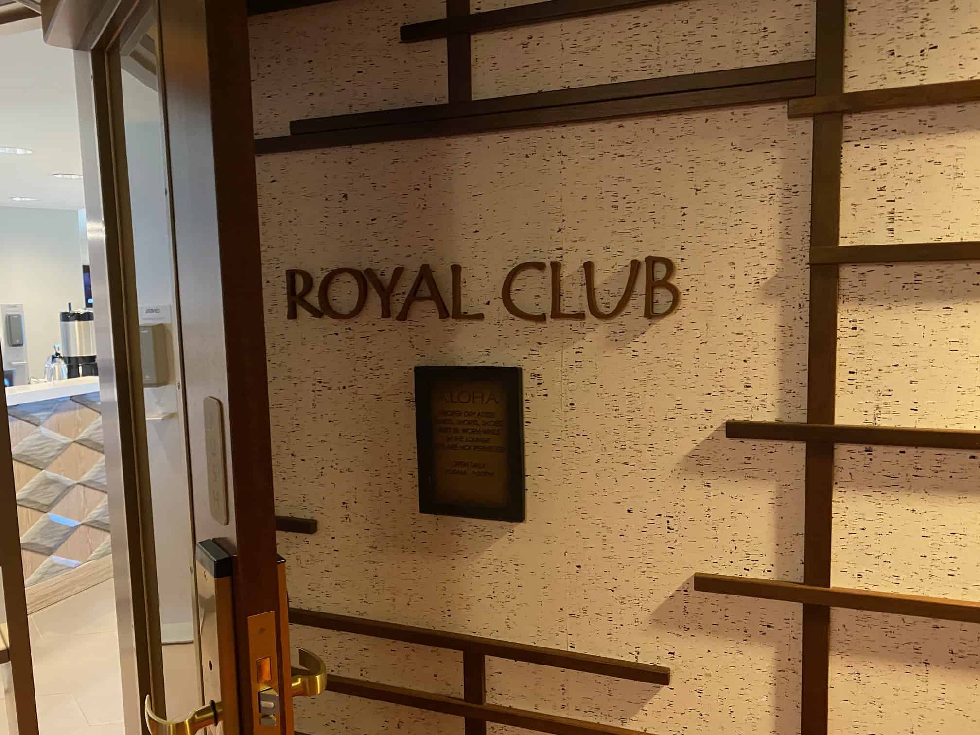 Club Lounge at Loews Royal Pacific Resort | Universal Orlando » 2-for-1  Around The World